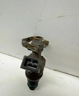 Mercedes-Benz E W124 Fuel injector A0000787323 0000787323 BOSCH