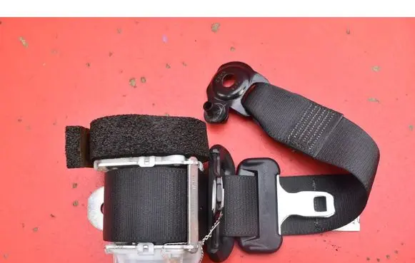 Toyota Yaris Front seatbelt 7P1700