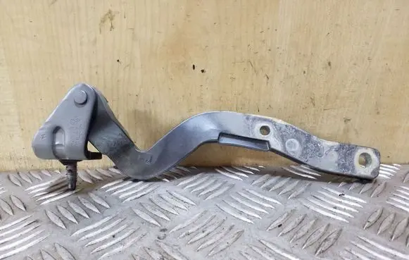 Audi TT TTS Mk2 Tailgate/trunk/boot hinge 8J8827300A