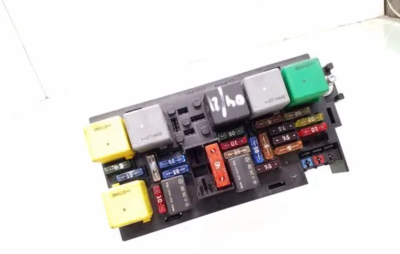 Mercedes-Benz ML W164 Fuse module A1645402972 A0025422619 A0025421419