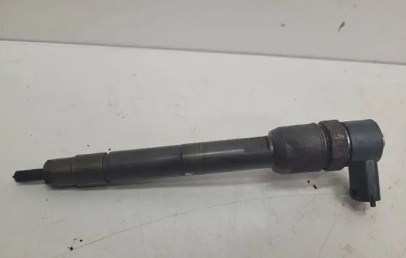 KIA Sportage Fuel injector 338002F300