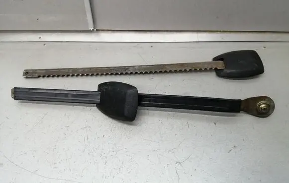 Mercedes-Benz E W124 Front driver seat rail 1249193520