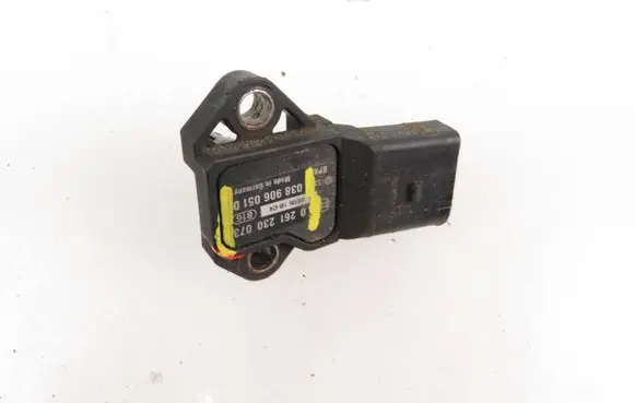 Audi A4 S4 B7 8E 8H Turbo air boost pressure sensor 0261230073 038906051D