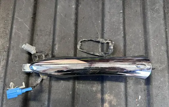 Front interior roof grab handle