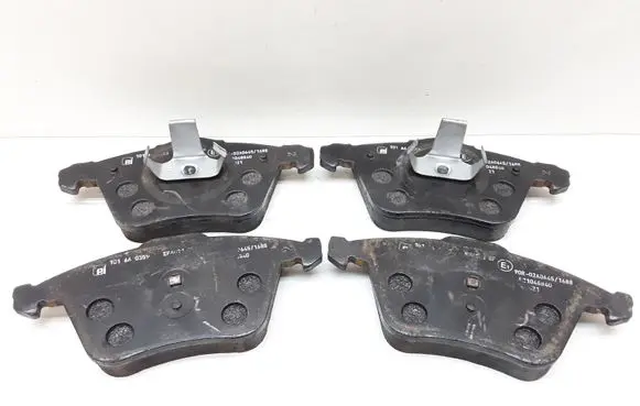 Volvo C70 Brake pads (front) 