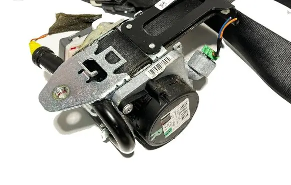 Volvo S60 Front seatbelt 39818843 16775