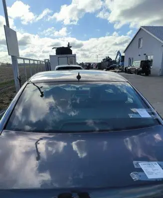 Volkswagen Phaeton Rear door window glass 