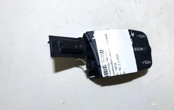 Ford Focus Multifunctional control switch/knob 758710