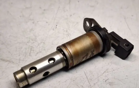 BMW X3 F25 Camshaft vanos timing valve 7585425 11367585425 11367516293