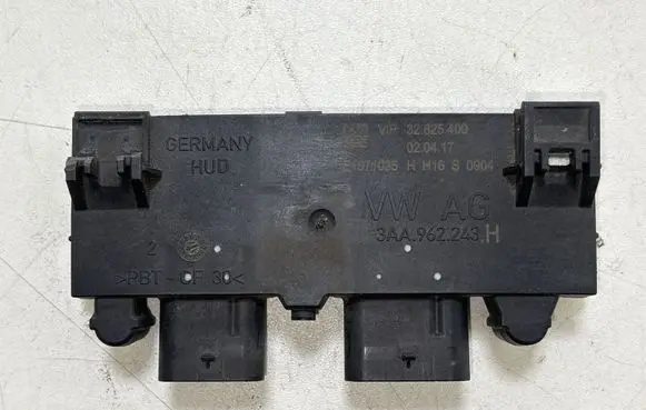 Audi A5 Tailgate/trunk control unit/module 3AA962243H