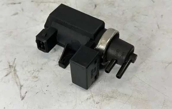 BMW 7 E65 E66 Valve vacuum 2247906 11742247906 7796634