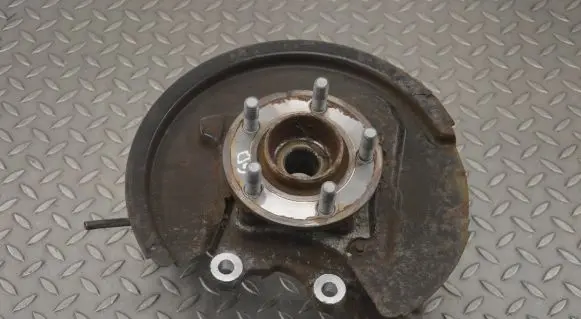 Rear wheel hub