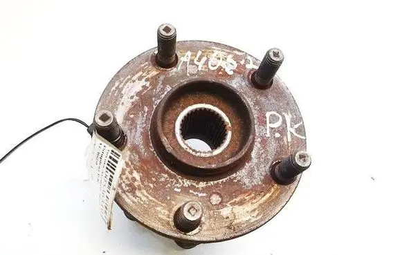 Toyota Avensis T270 Front wheel hub 