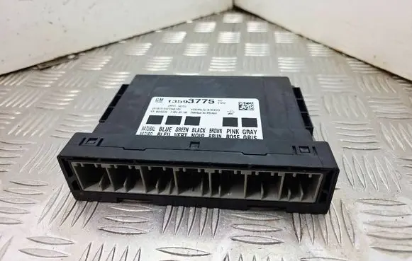 Opel Insignia A Central body control module 13593775