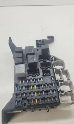Ford Mondeo Mk III Fuse module 1S7T14A073AE 1S7T14A301CC