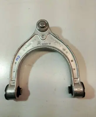 BMW 5 G60 Front control arm 8833037
