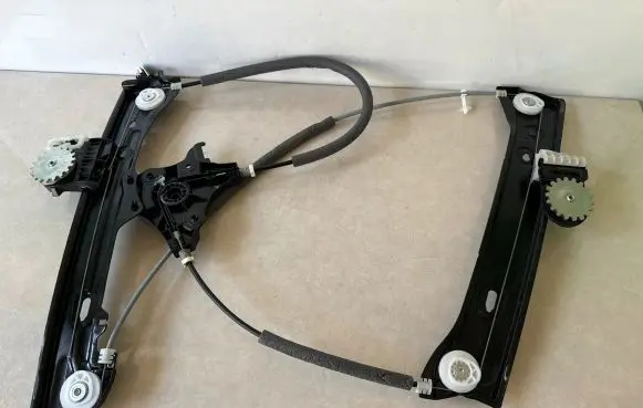 BMW 4 G22 G23 G24 G26 Front door manual window regulator 9854491