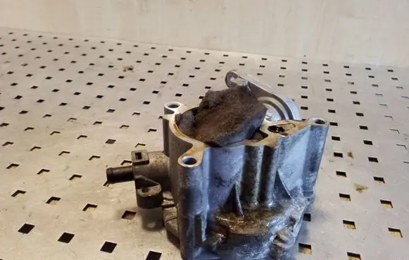 Audi TT TTS Mk2 Vacuum pump 06J145100F