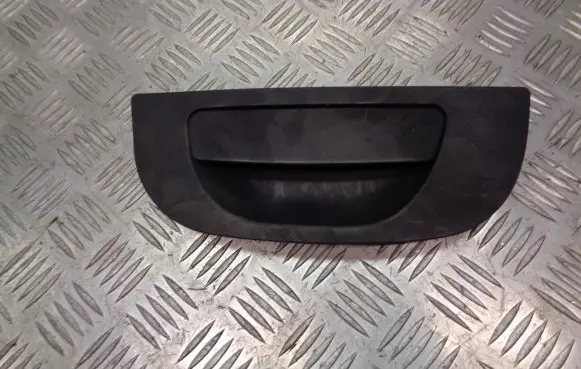 Alfa Romeo 147 Tailgate opening switch 