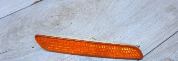 Volvo V70 Front fender indicator light 34400106