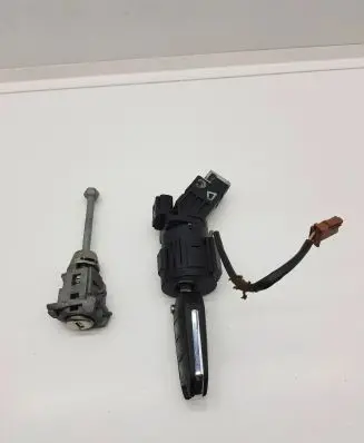 Peugeot 208 Ignition lock 36454600