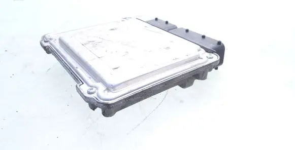 Volkswagen Golf V Engine control unit/module 03G906021KH 0281013226