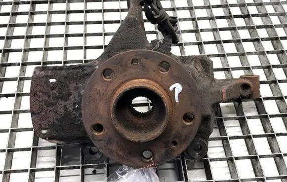 Renault Trafic III (X82) Front wheel hub spindle knuckle