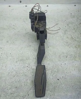 Opel Zafira A Accelerator throttle pedal 90581208 0281002298