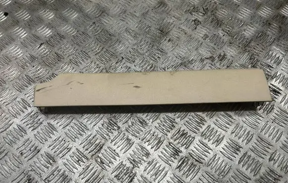 Dashboard glove box trim