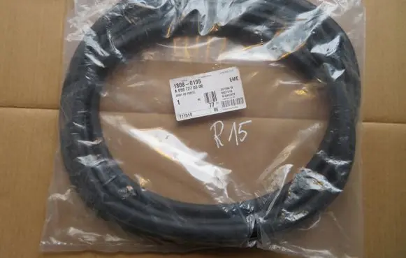 Mercedes-Benz A W176 Front door rubber seal A0997270300