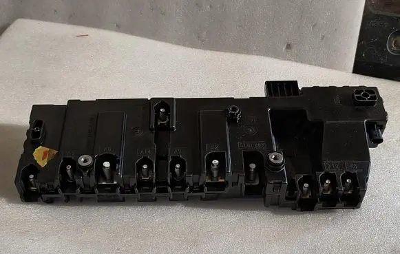 Mercedes-Benz Vito Viano W447 Current control relay A4475404326
