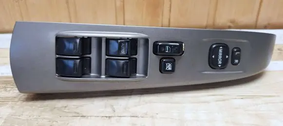 Toyota Prius (NHW20) Electric window control switch 8482047050 515254