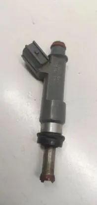 Toyota C-HR I Fuel injector
