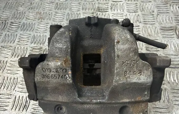 Volvo XC60 Front brake caliper 31665740