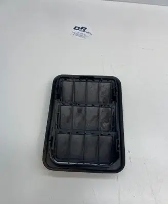 DS Automobiles 3 Crossback Quarter panel pressure vent 9831031680