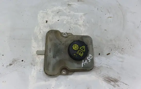 Mazda 5 Brake fluid reservoir C23643550 K1900