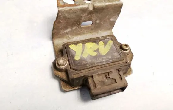 Daihatsu YRV Ignition amplifier control unit 138034
