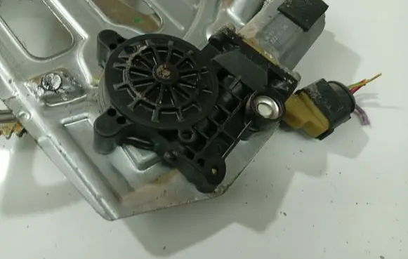 Volvo S60 Front door window regulator motor 
