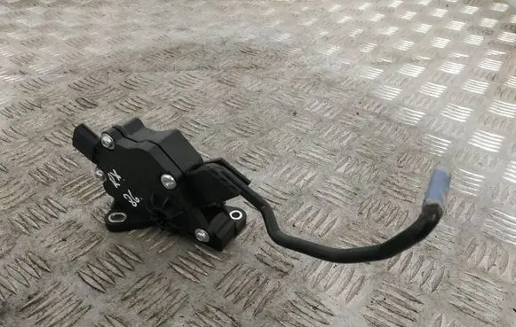 Lexus RX 450H Accelerator throttle pedal 7811048111