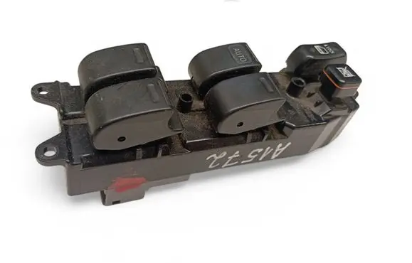 Toyota Prius (XW20) Electric window control switch 8482047050