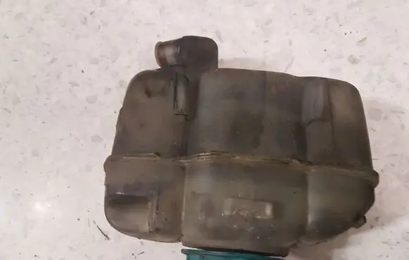 Volvo V70 Coolant expansion tank/reservoir 8683455 8683456