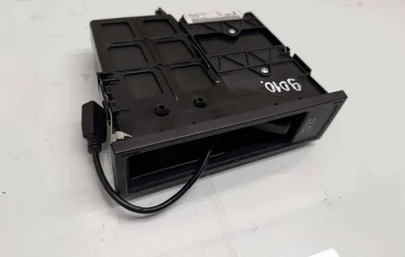 Volkswagen Golf VI USB socket connector 5N0035558 5N0035342E 5N0035341F