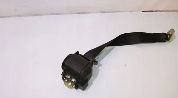 Mercedes-Benz E W210 Rear seatbelt