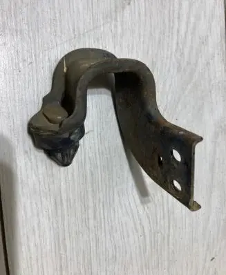 Toyota Hilux (AN10, AN20, AN30) Radiator mount bracket