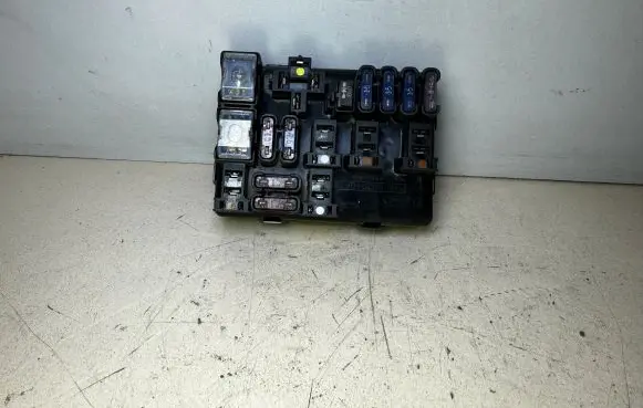 Ford Mondeo MK I Fuse module 93BG14A073AB 93BG14A073