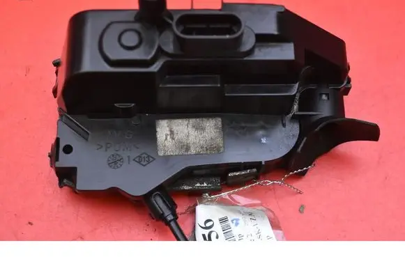 Renault Megane II Front door lock 