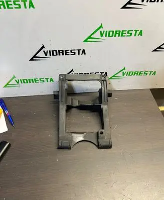 Radiator support slam panel bracket