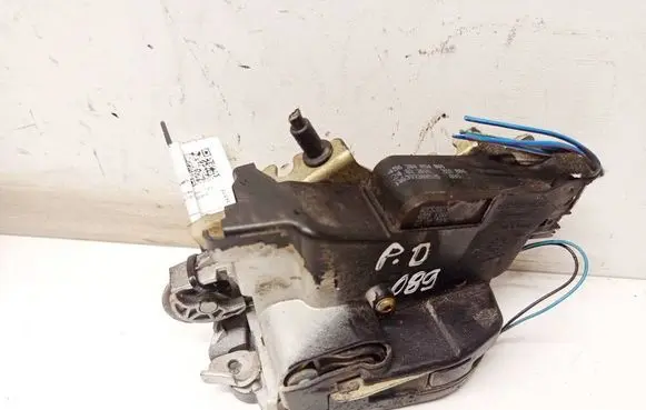 Mercedes-Benz Vito Viano W639 Front door lock A6397200535
