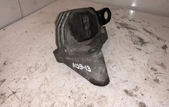 Volvo S80 Engine mount bracket 30741583 A13913