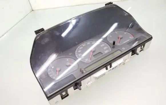 Volvo S70 V70 V70 XC Speedometer (instrument cluster) 9168386 9168144 9168138